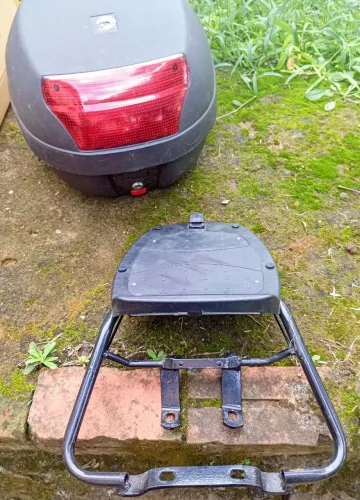 Baú, suporte e retrovisor para Titan 125 de 2002 á 2008