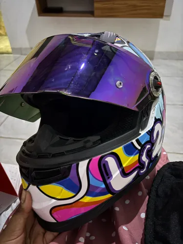 Vende-se capacete