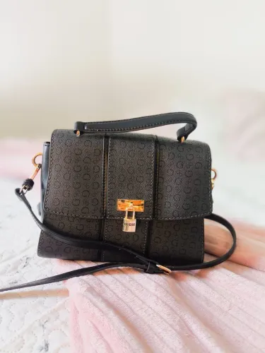 Bolsa Guess - pouco usada