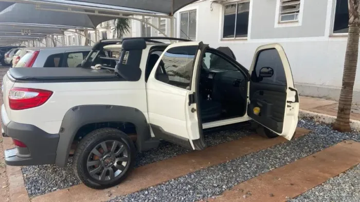 Fiat Strada Adventure1.8/ 1.8 Locker Flex CD 2020