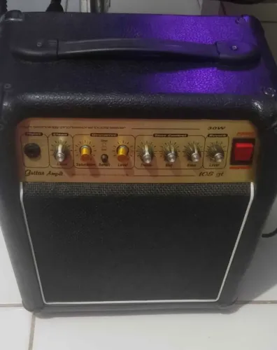 Amplificador de guitarra com Reverb de mola.
