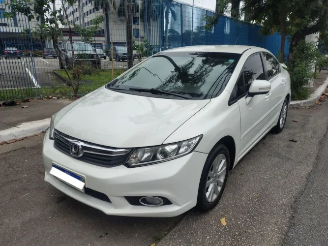 Honda Civic Sedan LXS 1.8/1.8 Flex 16V Aut. 4P 2014