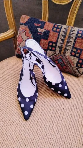 Scarpin Slingback P&B da Zara