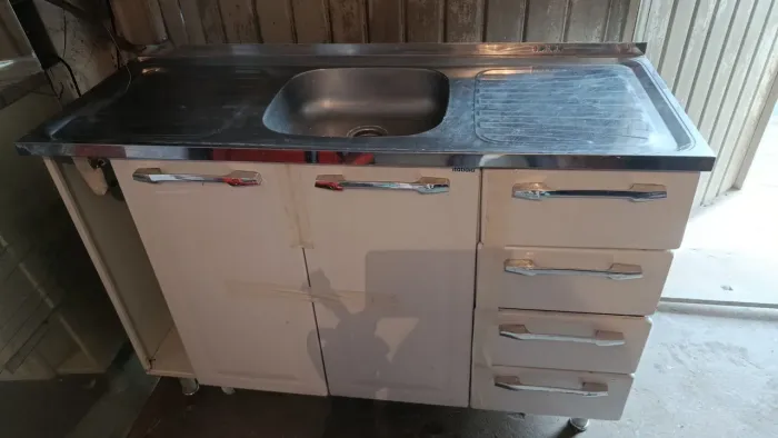 Balcão de Cozinha com Pia de Inox Itatiaia - Usado em Boas Condições