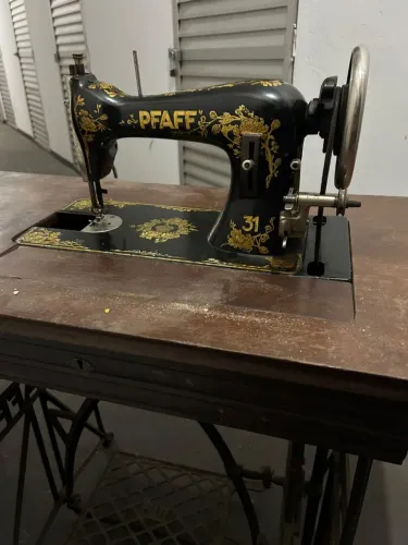Máquina de costura Pfaff