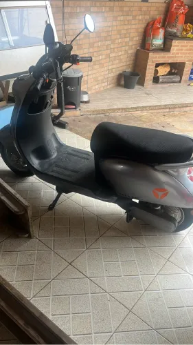 Moto ELÉTRICA YADEA M6