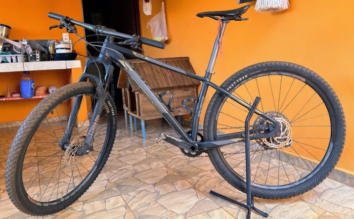 Bicicleta MTB - Sense Race