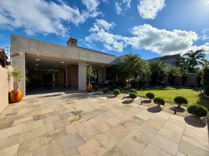 Casa à venda na melhor localização de Atlântida