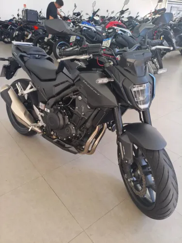 ? CB 500 HORNET 2025/2026 - PRETA -
