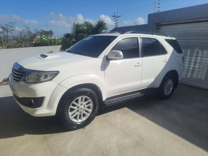 Toyota Hilux SW4 SRV D4-d 4X4 3.0 TDI Dies. AUT 2014