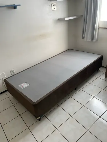 Vendo base de cama box solteirão Onix menos de 1 ano de uso.