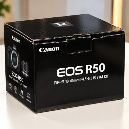 Câmera Digital Canon EOS R50 24.2MP 3.0" Lente RF-S 18-45MM IS STM