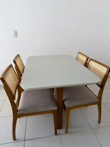 Conjunto mesa de jantar 4 lugares