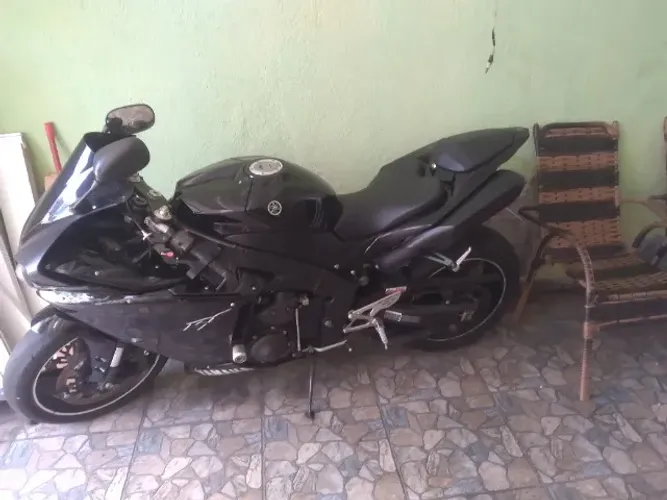 R1 zerada apenas 32 mil km rodados