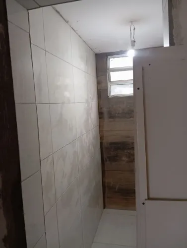 Empreiteiro / Pedreiro de Acabamento 
