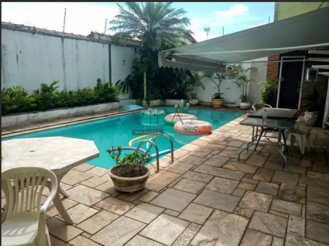 Casa Sobrado à Venda no City Bussocaba 4 dormitórios, 2 suítes, 6 vagas, piscina