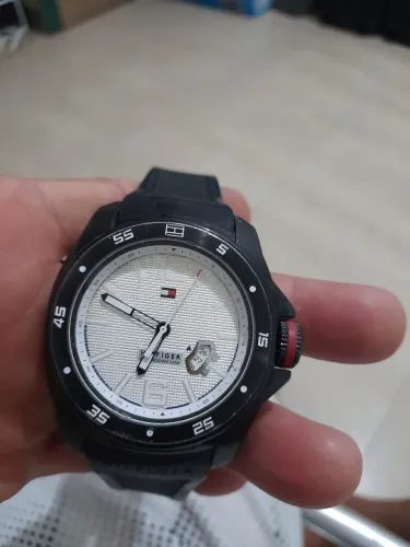 Vendo um relógio tome Haul funcionando e
