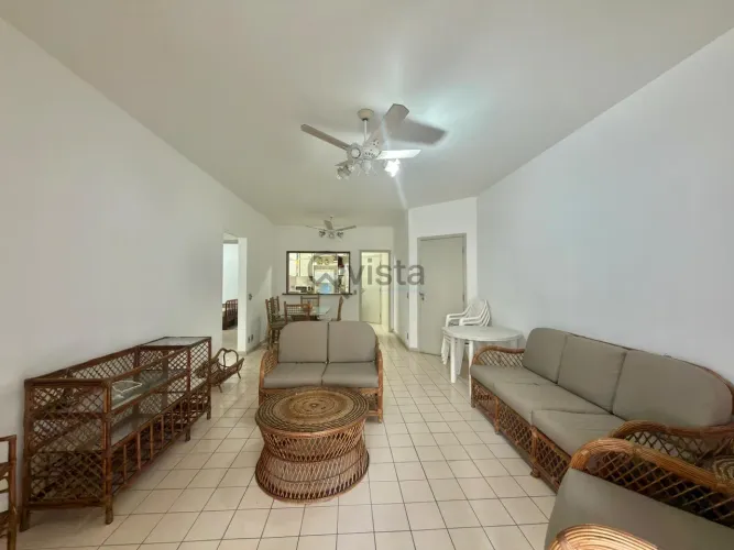 Apartamento para locação anual na Pitangueiras no Guarujá / QVista Inteligência Imobiliári