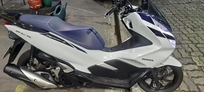 Relíquia com 8.500 - honda pcx 2020/2021 -
