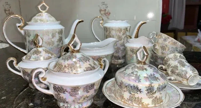 Jogo de chá em porcelana 