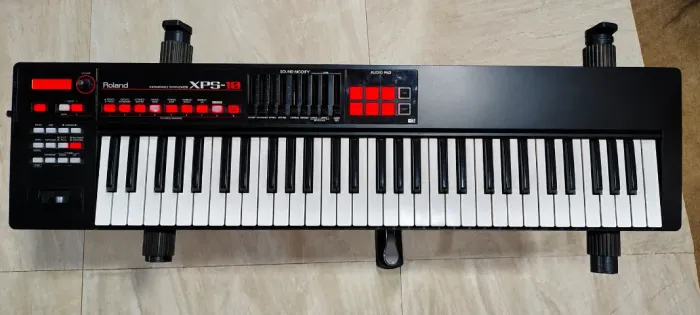 Roland XPS-10 + Bag Sob Medida + Timbres Personalizados