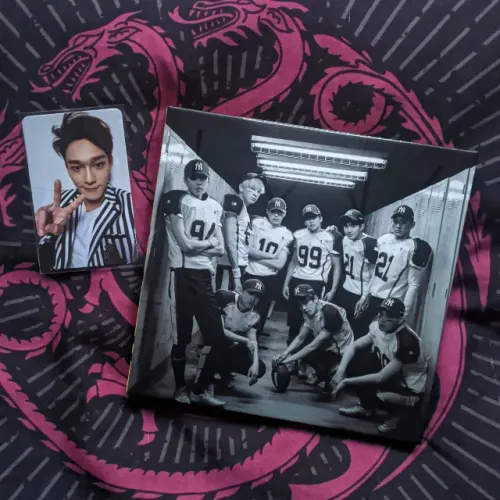 album love me right - exo