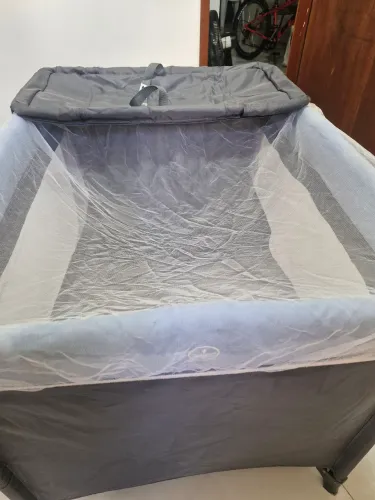 Vendo berço portátil com trocador.