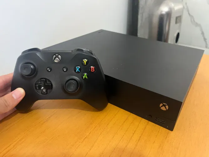 XBOX ONE X 1TB EXCELENTE ESTADO