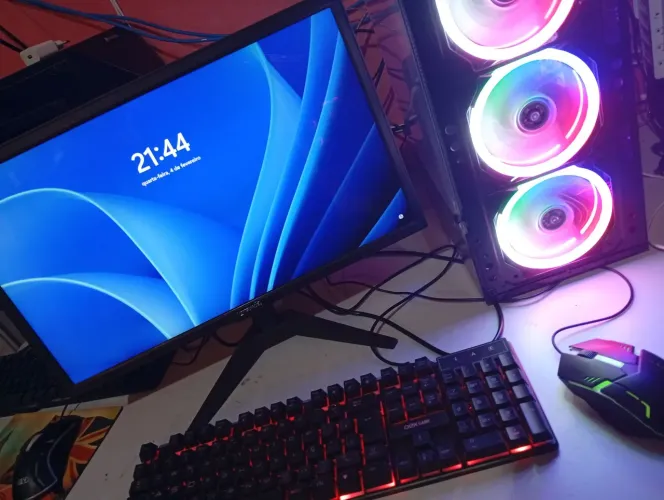 Pc gamer Ryzen 5 8500g 32gb DDR5 1 TB nvme 