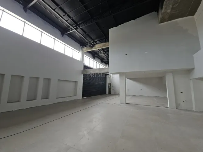 Ponto Comercial Estratégico para Locação no Campo Comprido  Curitiba