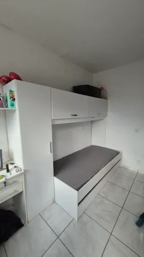 Vendo bicama com guarda roupa