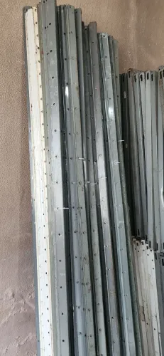 Colunas L2 para prateleiras simples 2metros linha leve para produtos até 20kg por bandeja