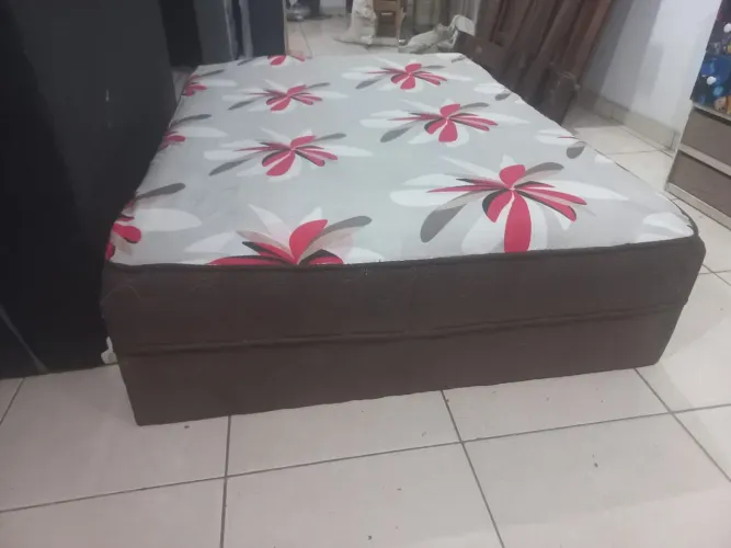 Box de casal usada (Entrega Grátis)