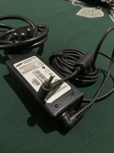 Fonte / Carregador para Notebook Samsung - 19V 2.1A