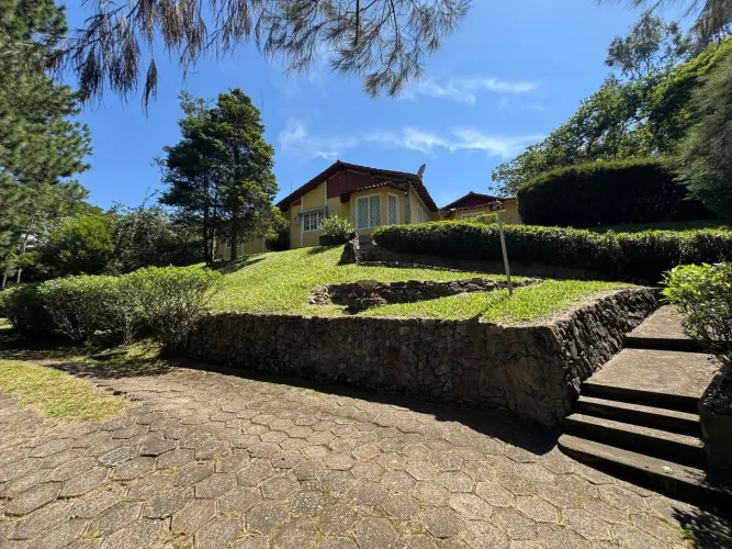 VENDA  Sítio na beira do asfalto de 3.7 hectares!!!