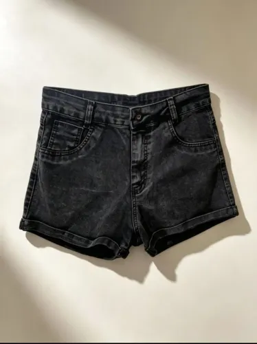 Short Jeans Preto Cintura Alta - Tamanho 40