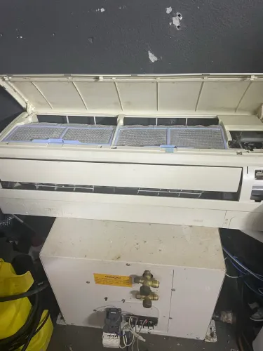 Ar condicionado Split Hitachi Utopia Acqua 12 mil btus condensação a água.