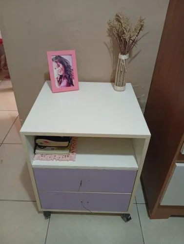 Vende - se criado mudo