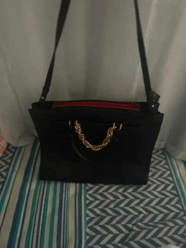 Bolsa SCHUTZ em couro preta