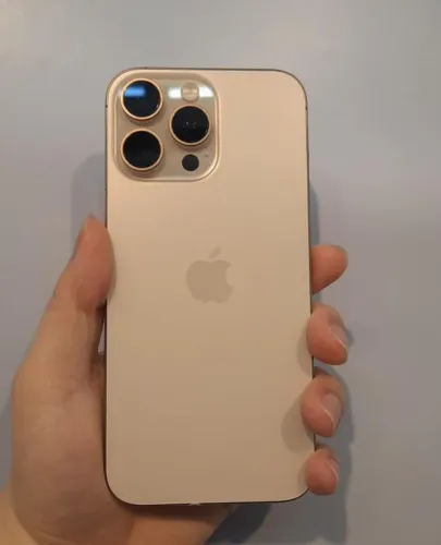 iPhone 16 Pro Max 256GB Dourado,câmera Pro e excelente estado de conservação,com garantia