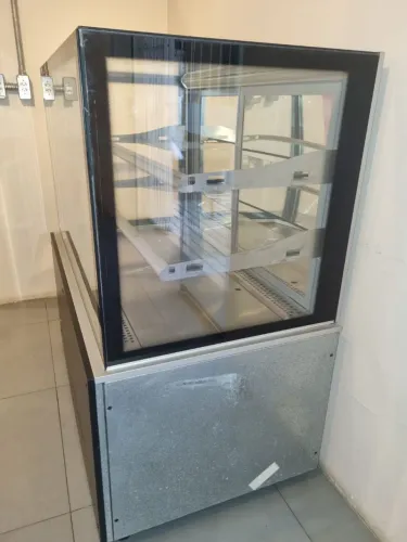 Vitrine refrigerada elvi 2 planos 220v
