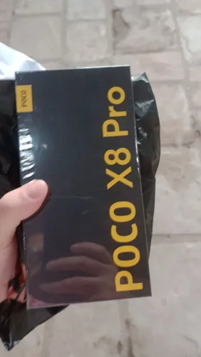 POCO X8 Pro 512GB - 2 meses de uso - Estado de novo - Completo