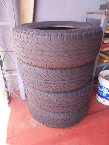 4 pneus 235/70/16
