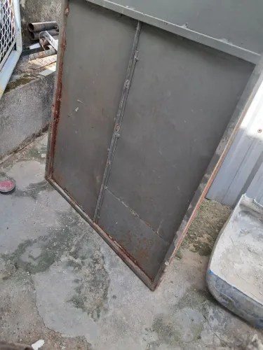 Vendo porta precisando de pintura