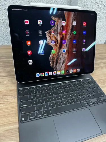 iPad Pro 13 polegadas M4 1tb + Magic Keyboard + Apple Pencil