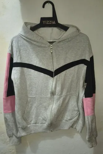Blusa de frio P porém forma grande 
