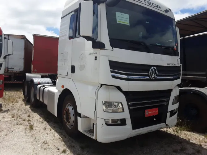 Volkswagen 29.520 Meteor 29.520 6x4 2p (diesel)(E5) 2022/2023 Vamos Seminovos Pinheirinho