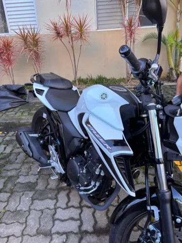 MOTO FAZER - 250