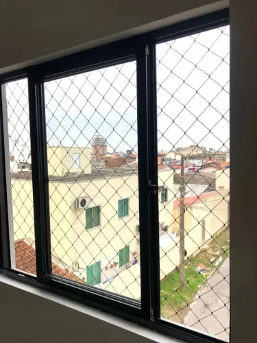 Rede de proteção para janela de correr sob medida