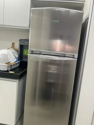 Vendo geladeira Cônsul Frost Free 110V